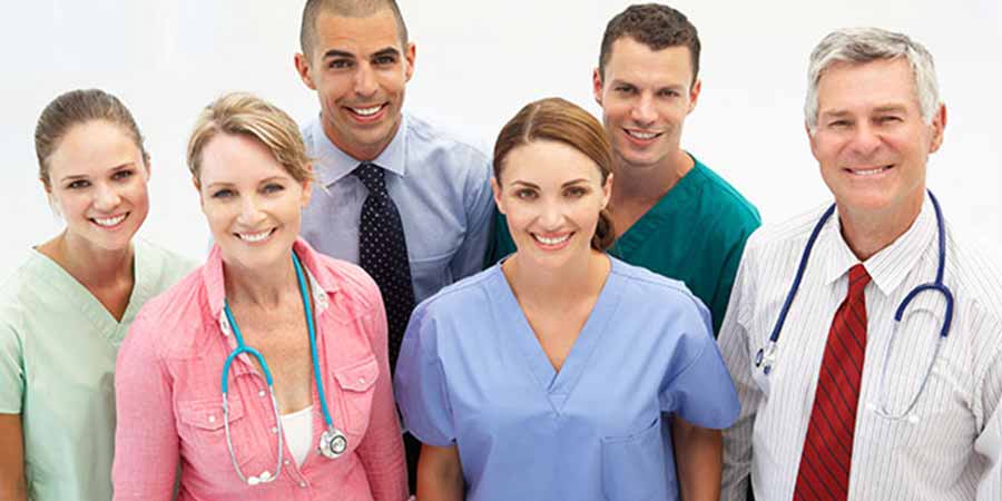 Group picture of nurses, doctors and other medical professionals